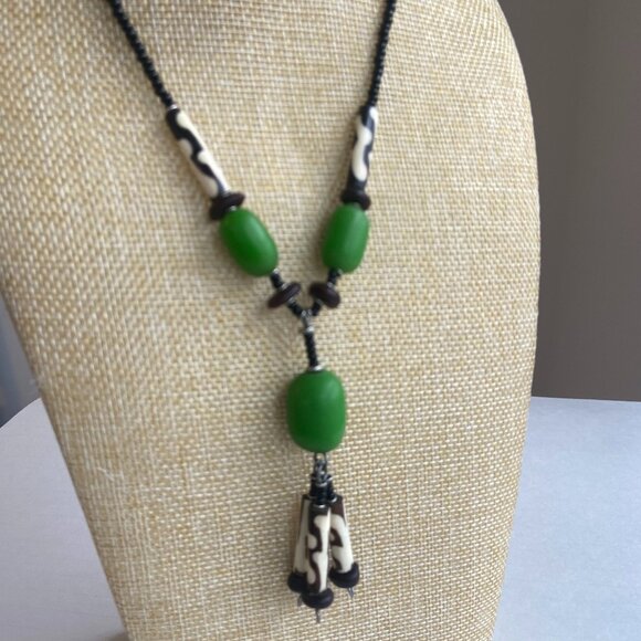 Dangle Necklace Black, Green & Black & White Swirl Beads - Picture 2 of 5